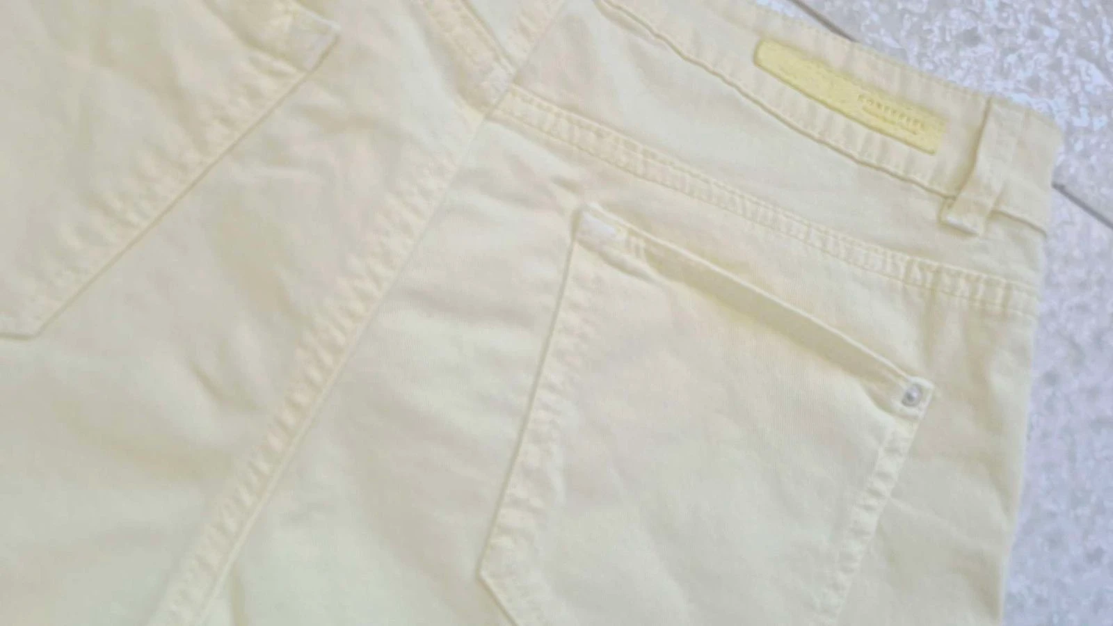 Lichte gele Cortefiel shorts 38 – photo 4